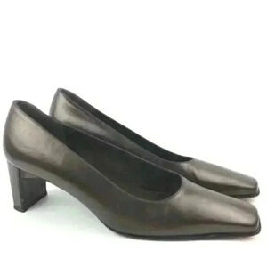 stuart weitzman Heels size 7 AAA Bronze Leather